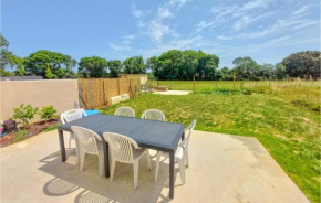 3 Bedroom Nice Home In Saint Vincent Sur Jard